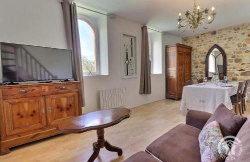 Mezieres-sur-Couesnon House | L'etang