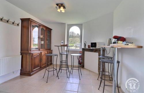 Mezieres-sur-Couesnon House | L'etang