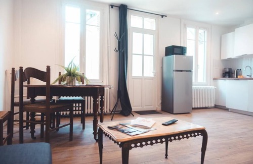 Tours House | L'Etape - La Maison des amis