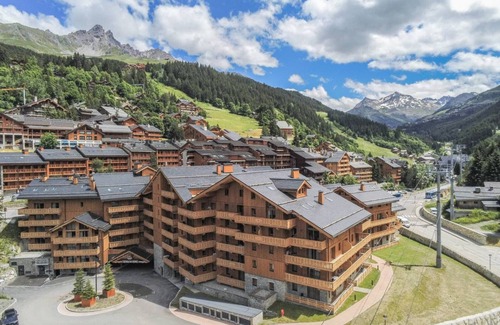 Meribel Centre Apartment | L'Hévana* - Apartment 6 people Prestige Méribel Centre