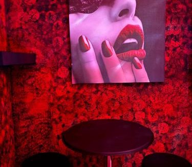 Castrovillari Hotel | L'H LION's RED SUITE