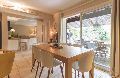 Rochefort-du-Gard Ski Chalet | L'Hacienda, a beautiful holiday home with private fenced pool in Languedoc-Roussillon