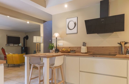 Rochefort-du-Gard Ski Chalet | L'Hacienda, a beautiful holiday home with private fenced pool in Languedoc-Roussillon