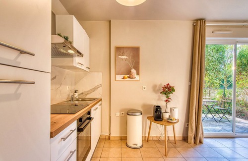 Bron Apartment | L'Harmonie - Beau RDJ 2 pers - Tram T5