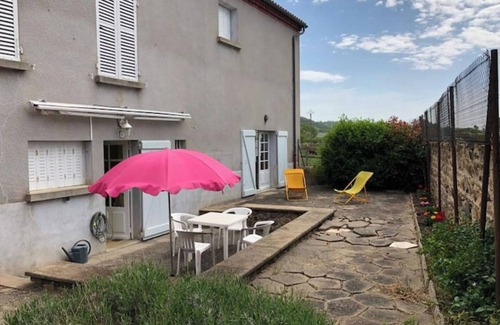 Apchat House | L'harmonie, Maison Auvergnate au Cœur des Volcans