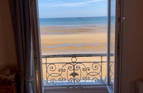 Asnelles Apartment | L'Horizon Bleu (Blue Horizon), sea front