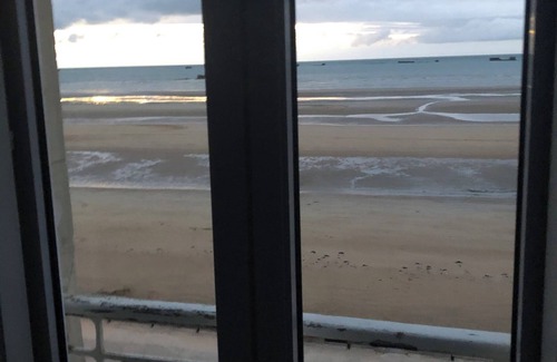 Asnelles Apartment | L'Horizon Bleu (Blue Horizon), sea front