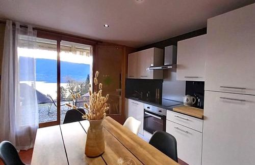 Veyrier-du-Lac Apartment | L'Horizon Bleu, Splendide vue sur le Lac Annecy, à 3mn du Lac