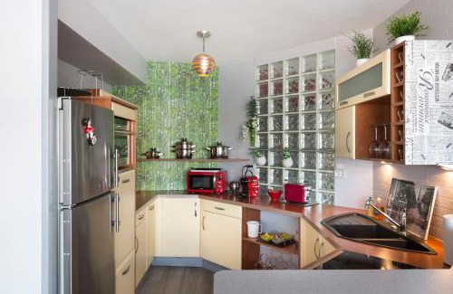 Bourg-l'Eveque Apartment | L'Horizon by Cocoonr