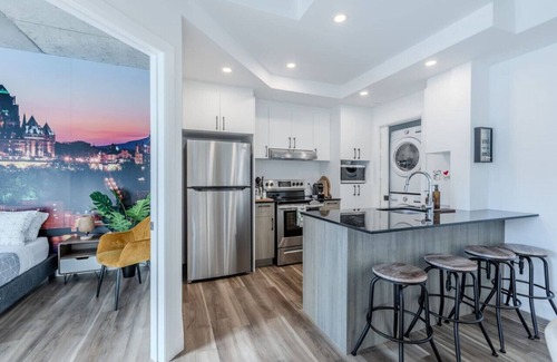 Saint-Roch Apartment | L'Horizon Urbain, Downtown, Toit-Terrasse Gym