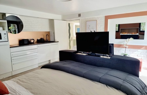Garches Bed & Breakfast | "l'hotel A LA Maison": Appartement Independant Dans Maison Saint Cloud