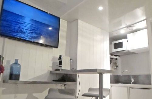 Trouville-sur-Mer Apartment | L'IDEAL 6: optimized STUDIO in the "Golden Triangle" (casino 50m, beach 150m)