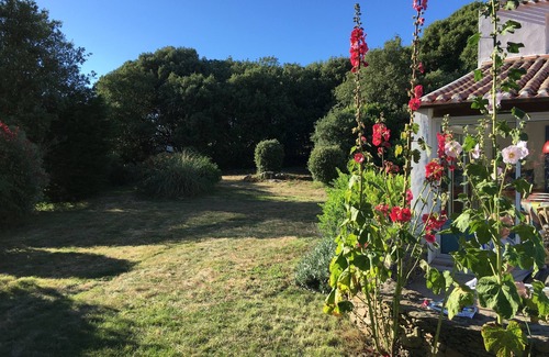 Ile d'Yeu Villa | L'Ile D'Yeu Beautiful villa with large garden of 6000m2, 3 star rating, wifi