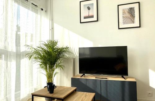 Coteaux Ouest Apartment | L'INDUSTRIEL CHIC, 2 PIECES AVEC VU IMPRENABLE SUR ROUEN