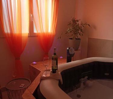 Baneuil House | " L'instant Nid d'où " , Spa et Luxe Intime