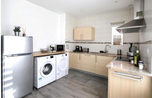 Quartier Saint-Leon Apartment | L'instant T 4* Balnéo, Sauna et Parking Privé