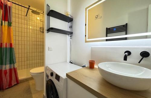 Petit Bois Apartment | L'Instant - Wi-Fi, TV, Modern, Central