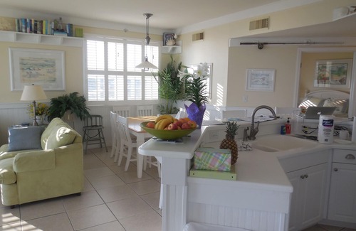 Miramar Beach Condo | L@K, Right on the water, 3Bdrm/3Ba, 5thFl, FALL BREAK available, very clean