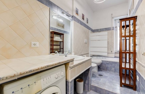 Tuscolano Apartment | L&L - Central charming 2-Bdr!