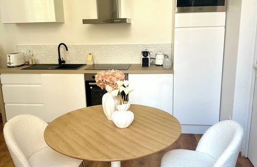 Centre Ville Apartment | L'ô de Jules apparently with spa