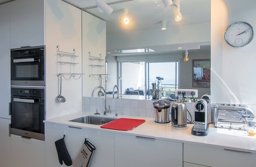 Pleneuf-Val-Andre Apartment | L'Observatoire - Magnifique appartement avec balcon vue mer