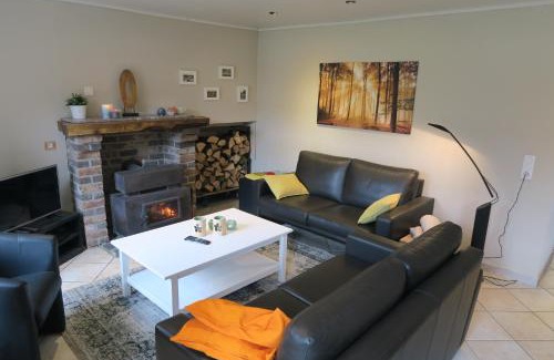 Frahan House | l'oiseau bleu