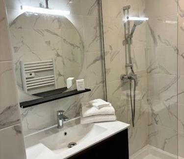 Grand Trou - Saint Jean De Dieu Apartment | L'Olivier - Calme, Chaleureux, proche transports