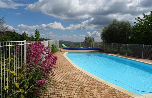 La Rochegiron Cottage | L'Olivier, charming gîte with swimming pool in Provence near Banon