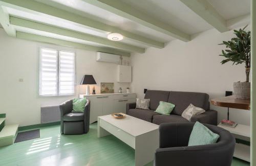 Saint-Just-Luzac House | L'olivier