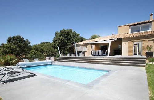 Grignan Villa | L'Olivier maison With jacuzzi pool in quiet area with great service