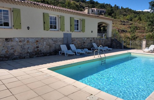 Chassagnes Villa | L'olivier: Prachtige Villa, Airco en Verwarmd Zwembad