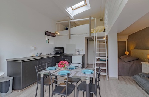 Saint-Romain-la-Virvee Apartment | L'Orée des Vignes – Apartment with Terrace and Shared Pool in Saint-Romain-la-Virvée