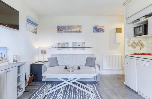 Tourgeville Apartment | L'Orée de Deauville by Interhome