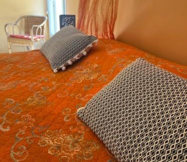 Vayres Bed & Breakfast | l'Orangerie de La Pontête