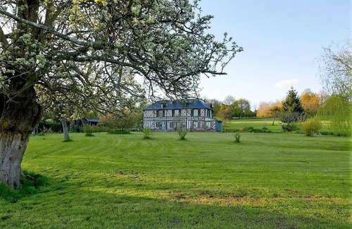 Bonneville-la-Louvet House | L'ORCHARD - double room - living room - TV - DDP included