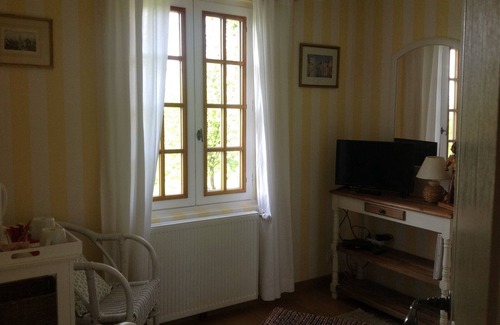 Bonneville-la-Louvet House | L'ORCHARD - double room - living room - TV - DDP included