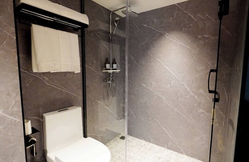 Ratchadaphisek Hotel | L-Seven Hotel