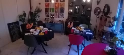 Saint-Germain-du-Corbeis Bed & Breakfast | L'usine à rêves