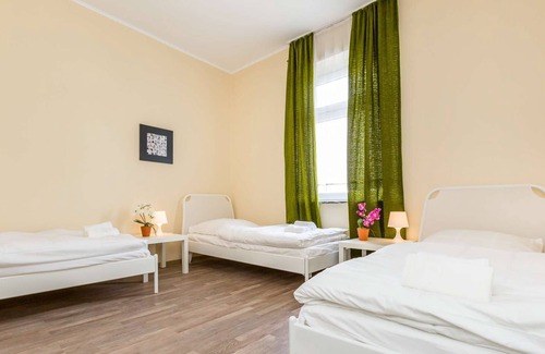 Leverkusen Apartment | L04 friendly 3 room holiday apartment in Leverkusen Manfort with washing machine and free W-LAN