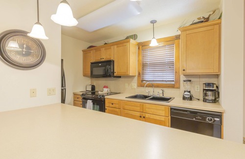 Reeds Spring Cabin | L130B, 2-Br with Loft Lakeview Cabin; Sept Deal – 15% Off 3+ Nt; SEE DESC. BELOW