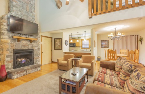 Reeds Spring Cabin | L130B, 2-Br with Loft Lakeview Cabin; Sept Deal – 15% Off 3+ Nt; SEE DESC. BELOW