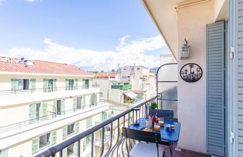 Jean-Medecin Apartment | L4 Fayad 2BDR Hotel des Postes Central, Massena AC 2Balconies