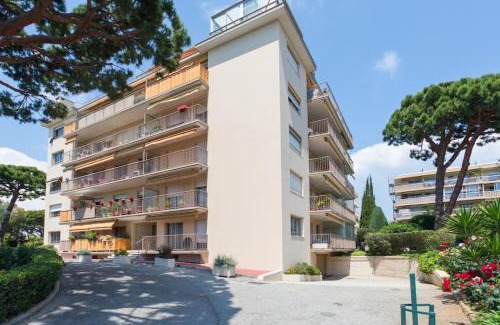 Saint-Laurent-du-Var Apartment | L43 Suite Maurice sea view 6Pax/Terrace,Parking,AC