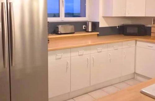 Plounevez-Lochrist House | La Bâtisse du Dolmen Clara