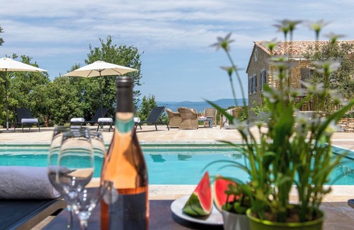 Bonnieux Villa | La Bécasse – Heritage Pool Manor