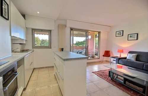 Antibes Apartment | LA BADINE Studio AirCo Pool for 2 By Sunset