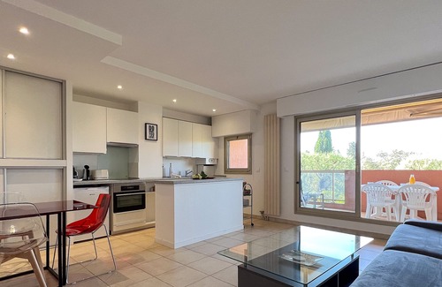 Antibes Apartment | LA BADINE Studio AirCo Pool for 2 By Sunset