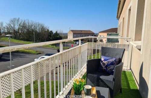 Pouzauges Apartment | La Balière T3 rénové terrasse 20min du Puy duFou