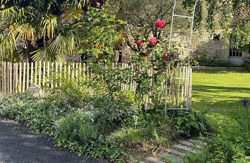 Taillant Cottage | "La Baragane" - Country house in a green setting