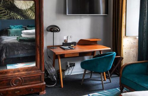 Belleme House | LA BELLÊME BLEUE